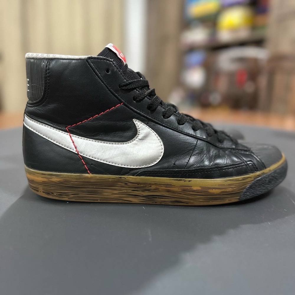 nike blazer black and metallic wood grain. Men’s size 10 or women’s 11.5.